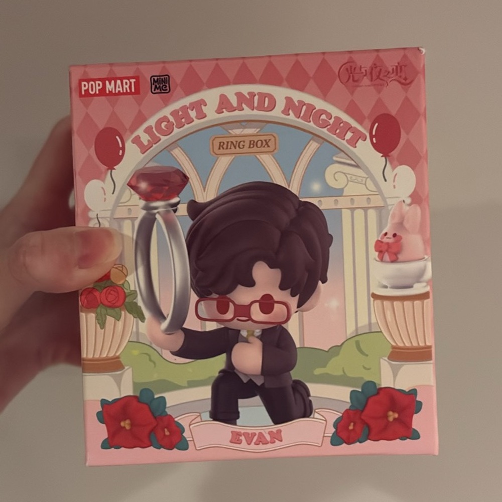 POP MART Light And Night Turnaround Romance Ring Box Series - Evan